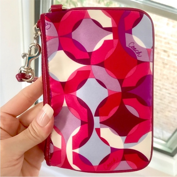 COACH POPPY WRISTLET - Picture 12 of 16